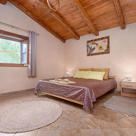 Farm House شقة